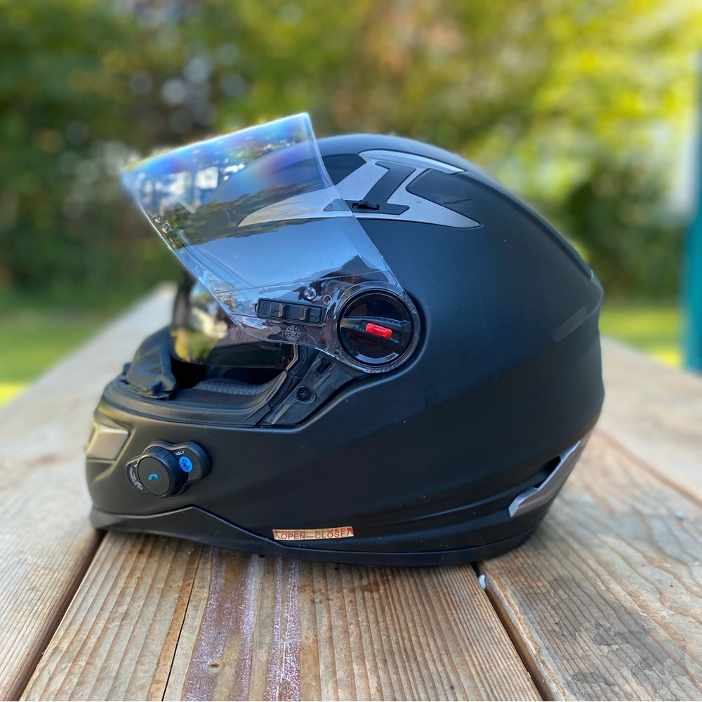 Bilt Bluetooth Motorcycle Helmet: Small